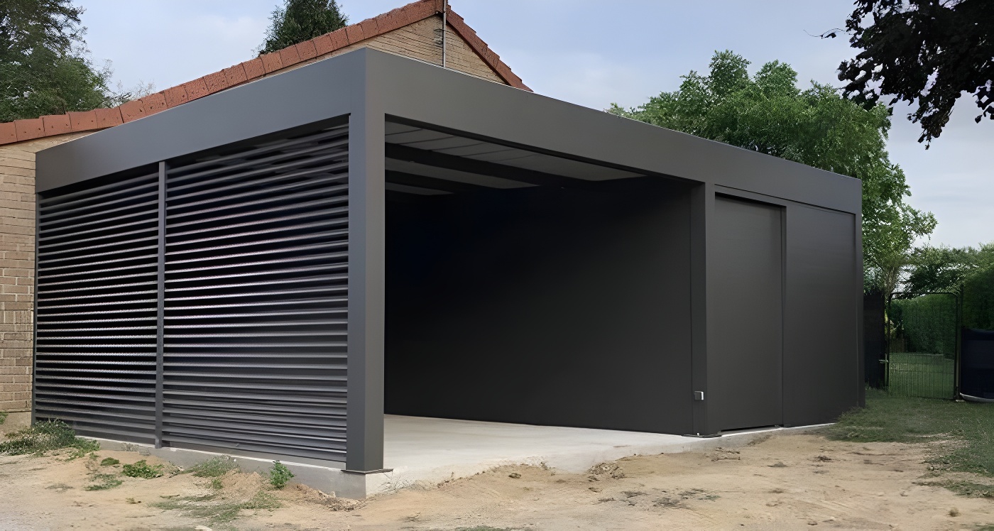 Односкатный автонавес из поликарбоната в стиле хай-тек для автомобиля